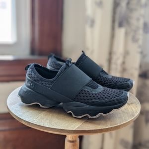 sorel kinetic impact sneakers